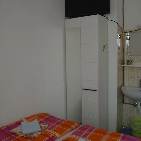 Hrnjic بيت ضيافة