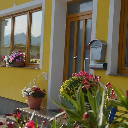 Hrnjic بيت ضيافة *